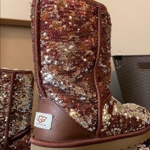 Ugg Classic Short Sparkles size 7